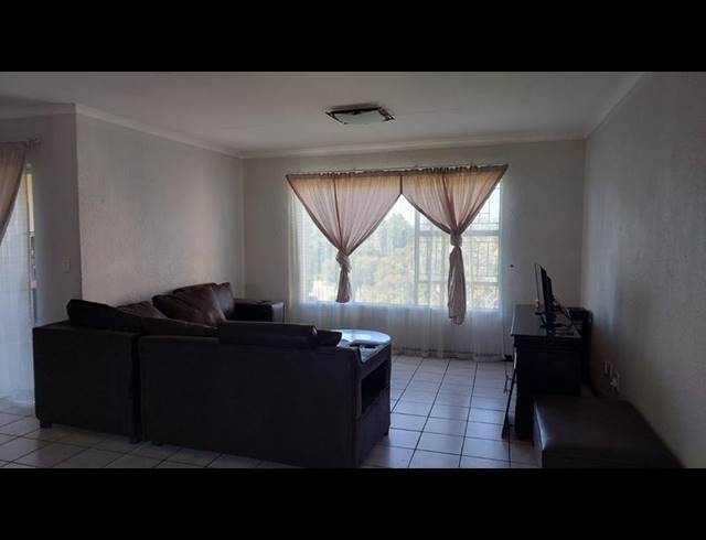 2 BEDROOM PROPERTY TO RENT IN VAALPARK